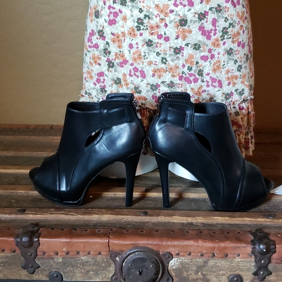 NWOT 5" Peep Toe Bootie - Picture 7 of 7
